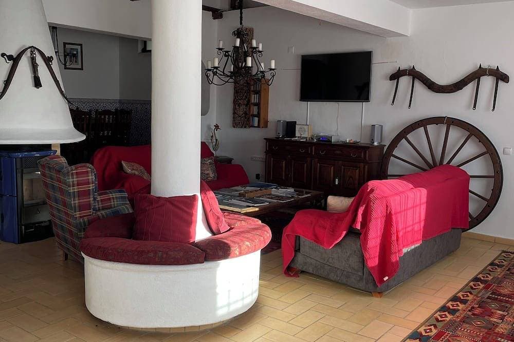 Foto 6 von 30: Villa & Cottage - 2 Doppelbetten, 4 Einzelbetten, 2 Küchen, 4 Duschen, 2 Aufenthaltsräume