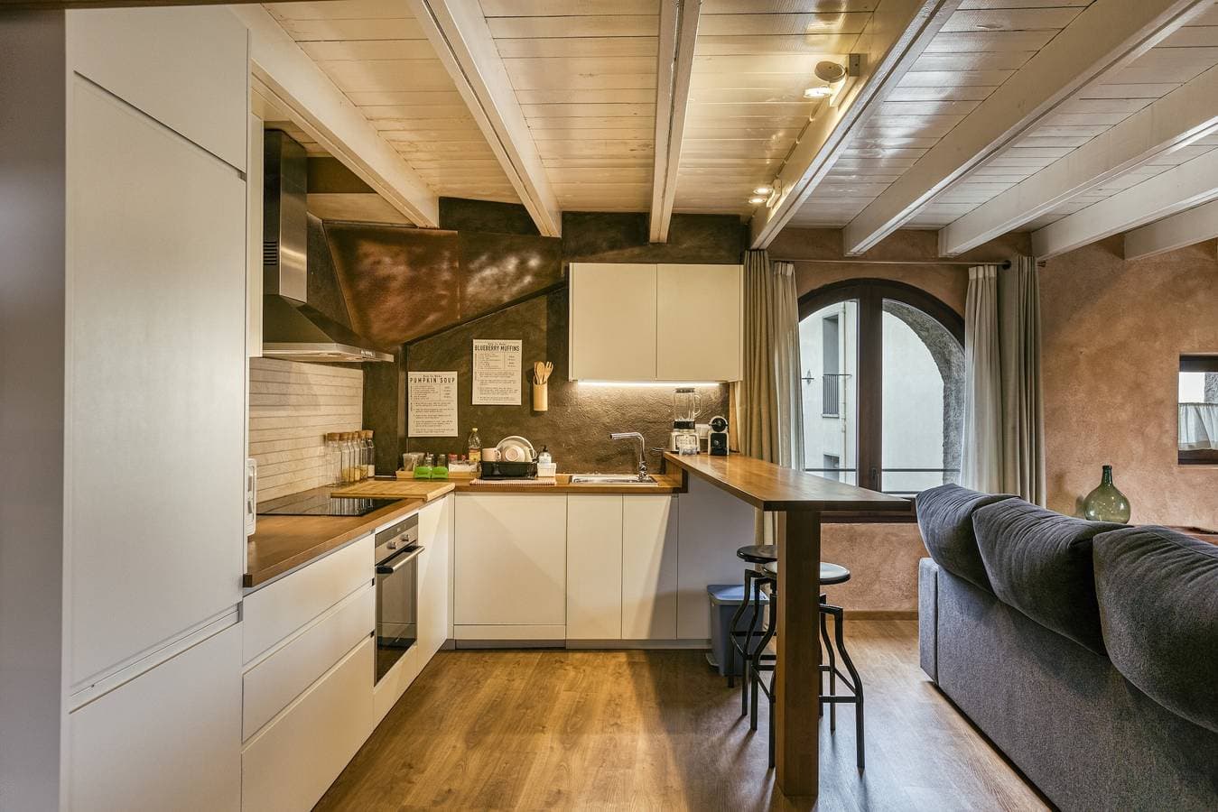 Foto 13 von 36: Ferienwohnung 'Comanegra' mit Bergblick, Wi-Fi und Klimaanlage