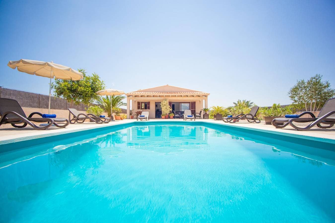 Foto 3 von 30: Can Melis - Wundervolles Landhaus mit privaten Pool in ruhiger Umgebung. WiFi gratis