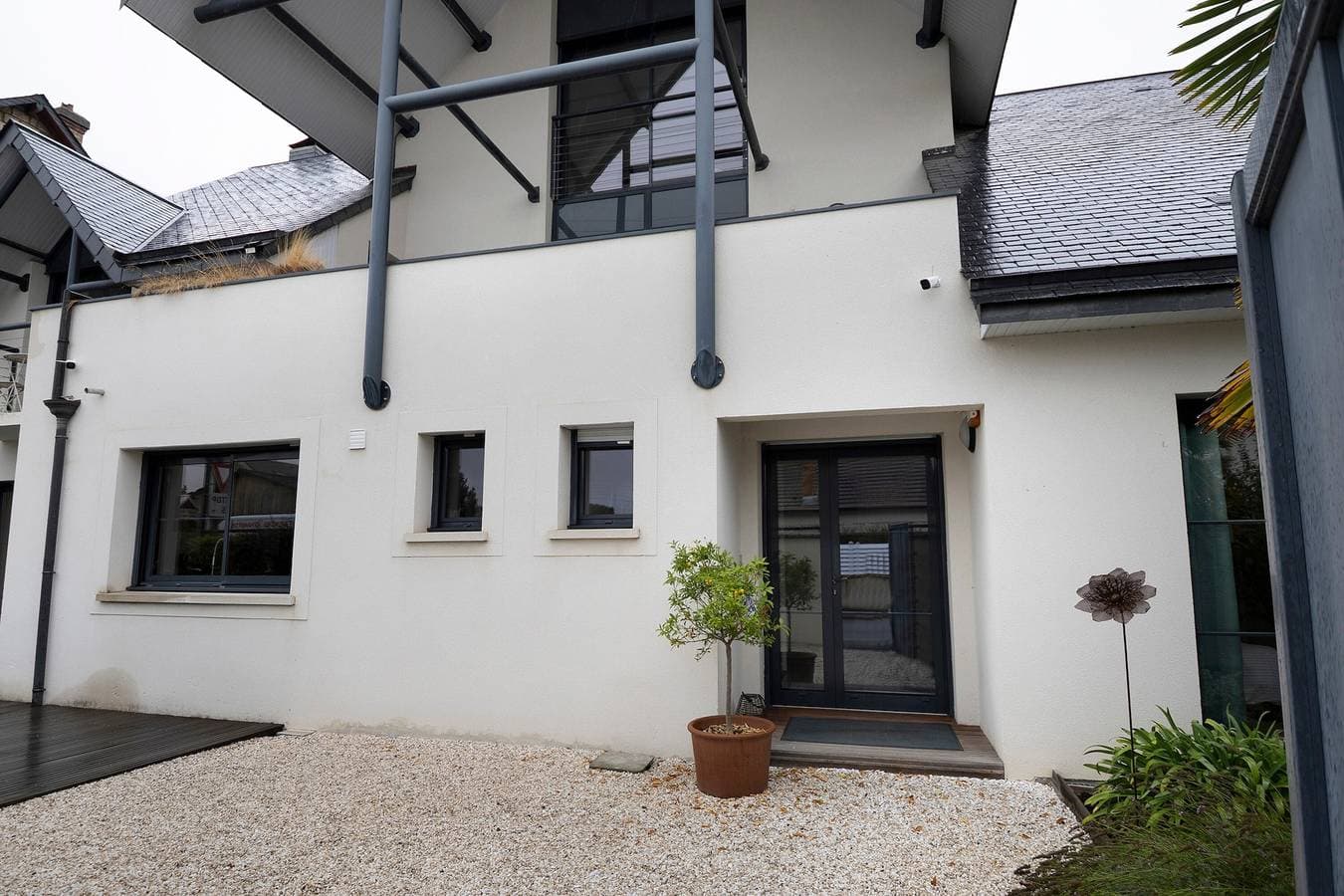 Foto 13 von 25: Bed and Breakfast 'Chambre Black and White' mit Gemeinschaftsterrasse, Balkon und WLAN