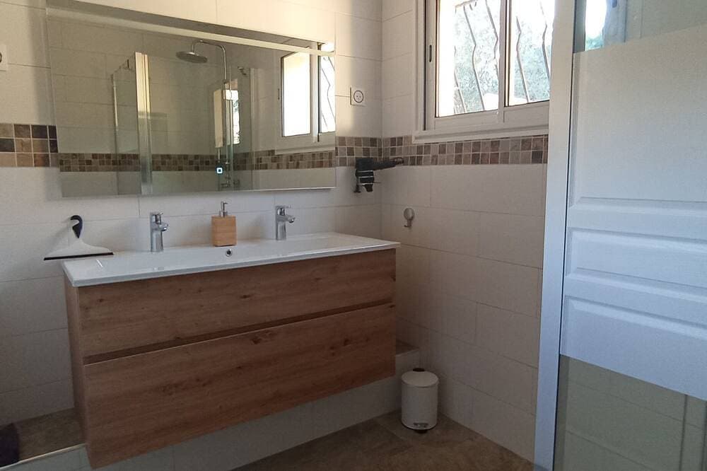 Foto 5 von 20: Renovated family villa in a peaceful setting in the heart of the Bandol vineyards.