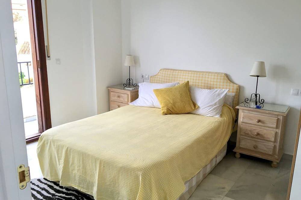 Foto 3 von 23: Geräumige, helle Villa: großer Pool, 3 Schlafzimmer, 3 Bäder, Meerblick