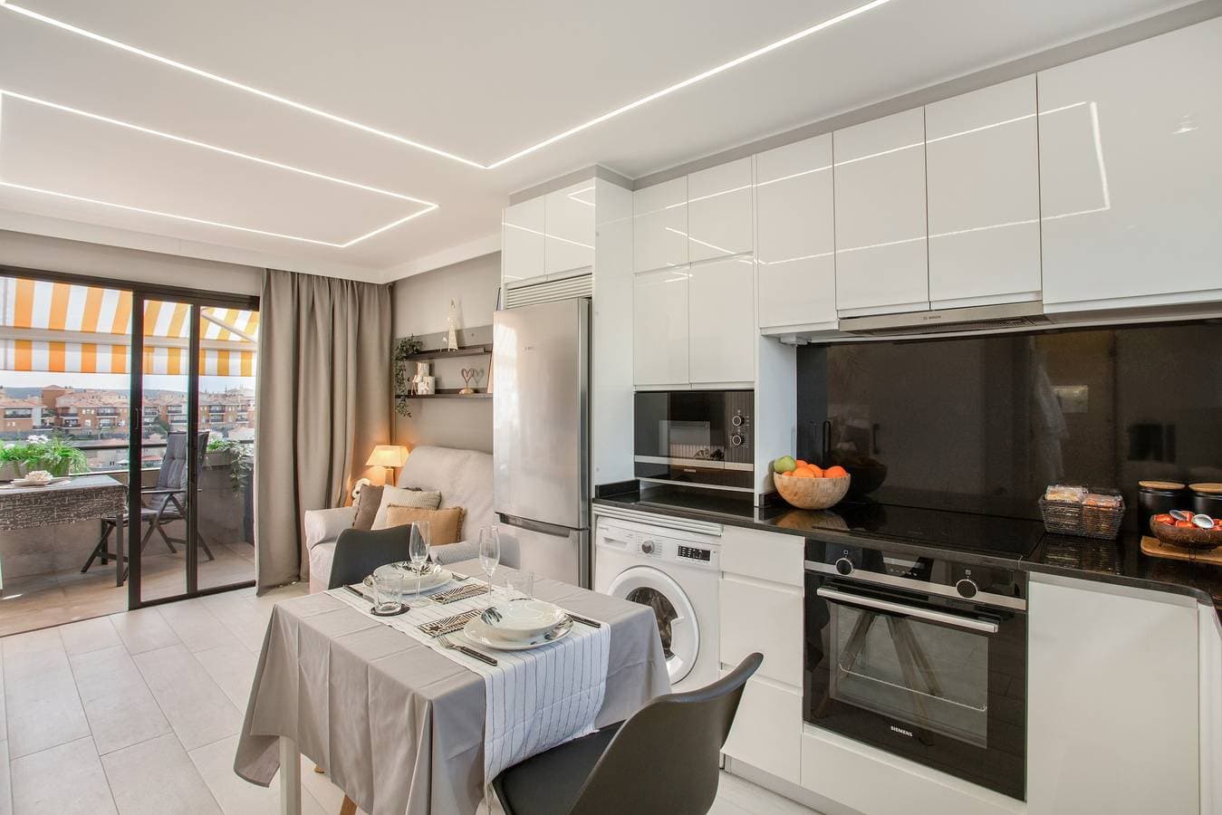 Foto 8 von 29: Ferienwohnung 'Estrella Del Mar Vista Al Puerto' mit Meerblick, Wi-Fi und Klimaanlage