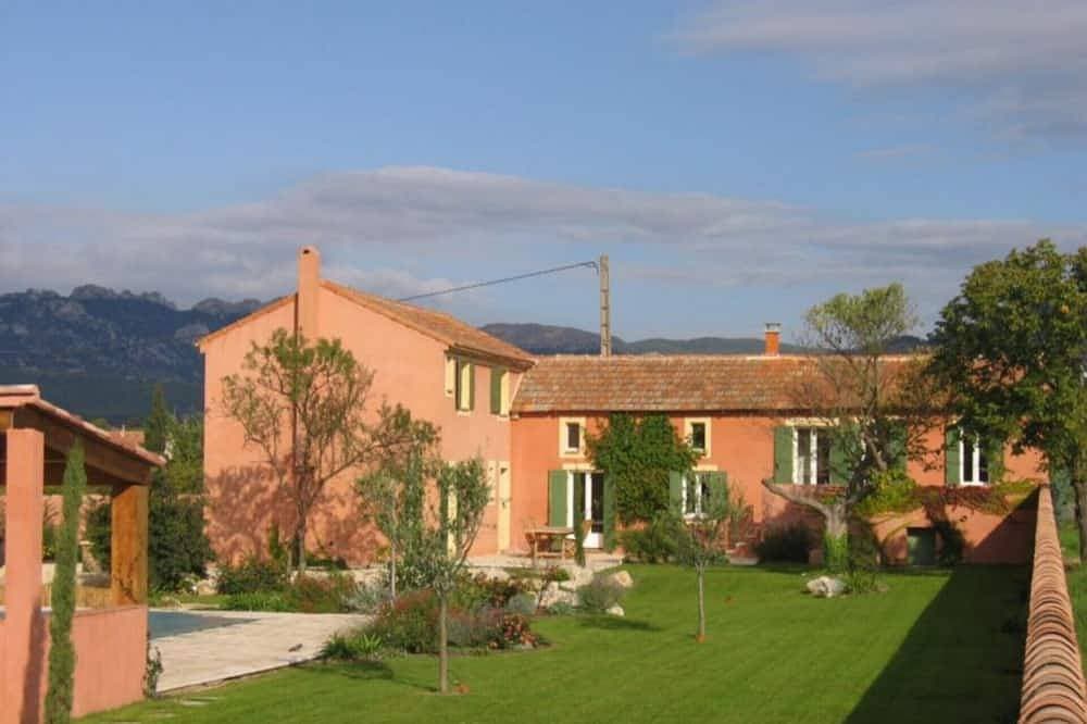 Charmantes Mas mit Pool auf 3800m², Mont Ventoux und Dentelles de Montmirail 1