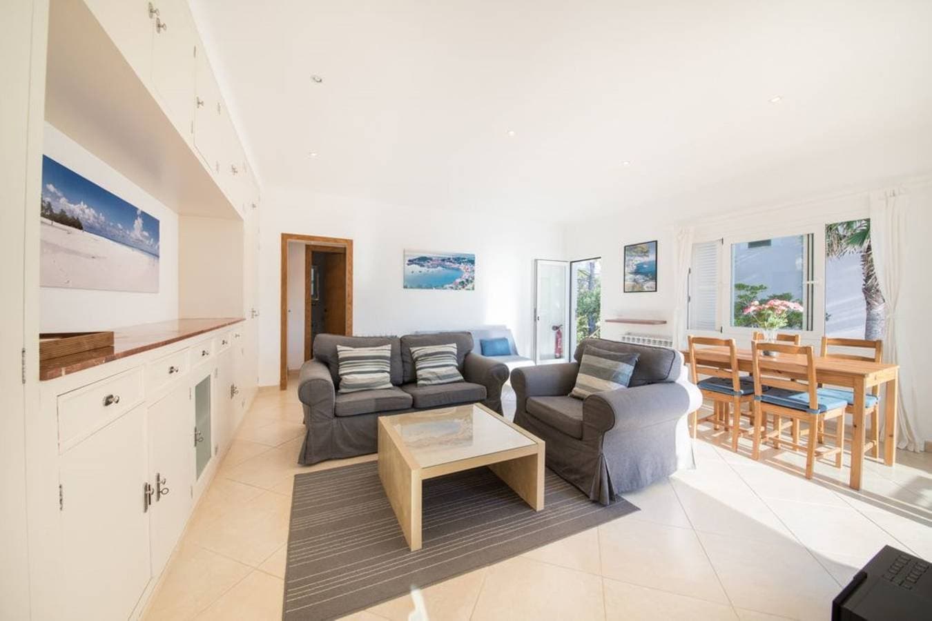 Foto 5 von 18: Ferienwohnung Ponent mit Meerblick, Bergblick, Balkon, Terrasse & Pool