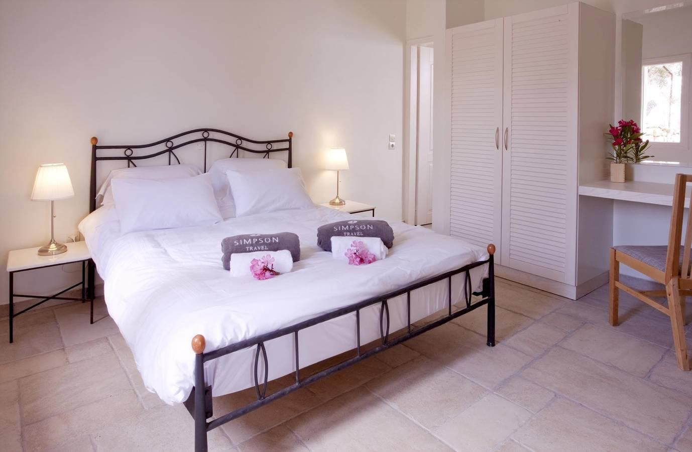 Foto 8 von 32: Beautiful Family Villa with Sea Views & Shaded Terraces near Beach