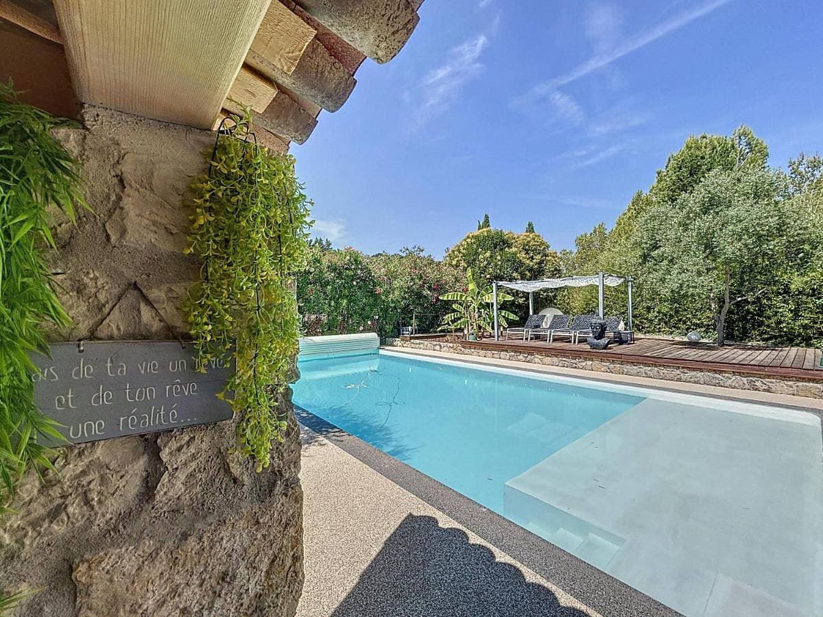 Villa-Piscine-Tennis-Spa-French Riviera 1