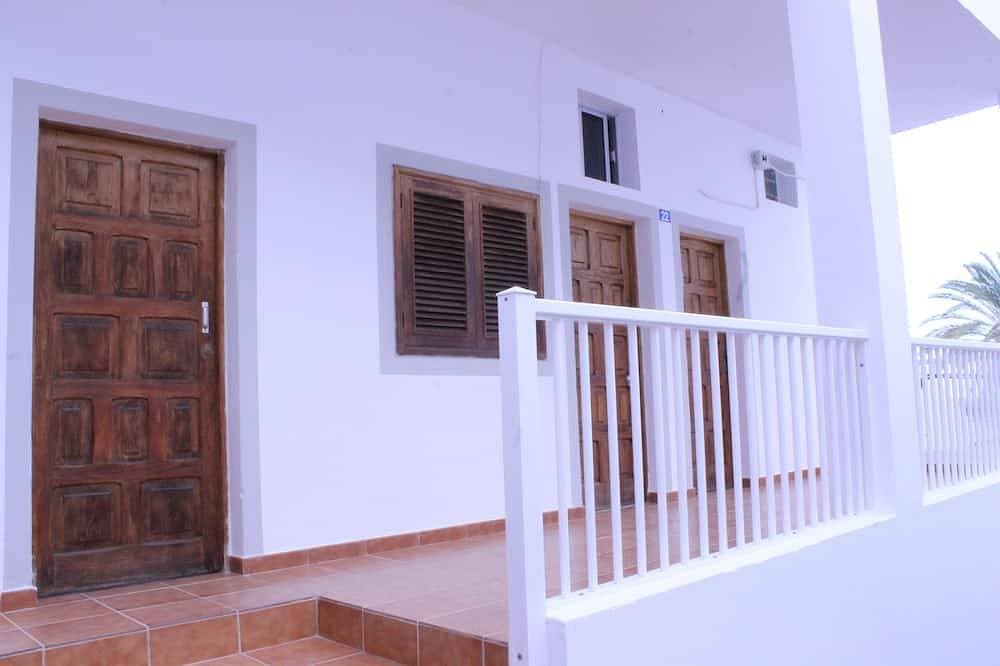 Mele Sky Beach, 1, sea views, terrace and sun 1