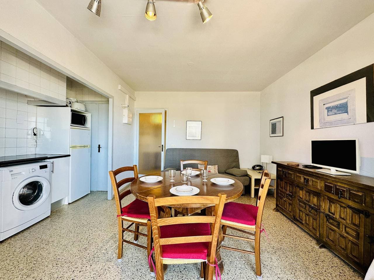 Foto 8 von 24: Meerblick-Apartment mit Terrasse und privatem Parkplatz in Roses