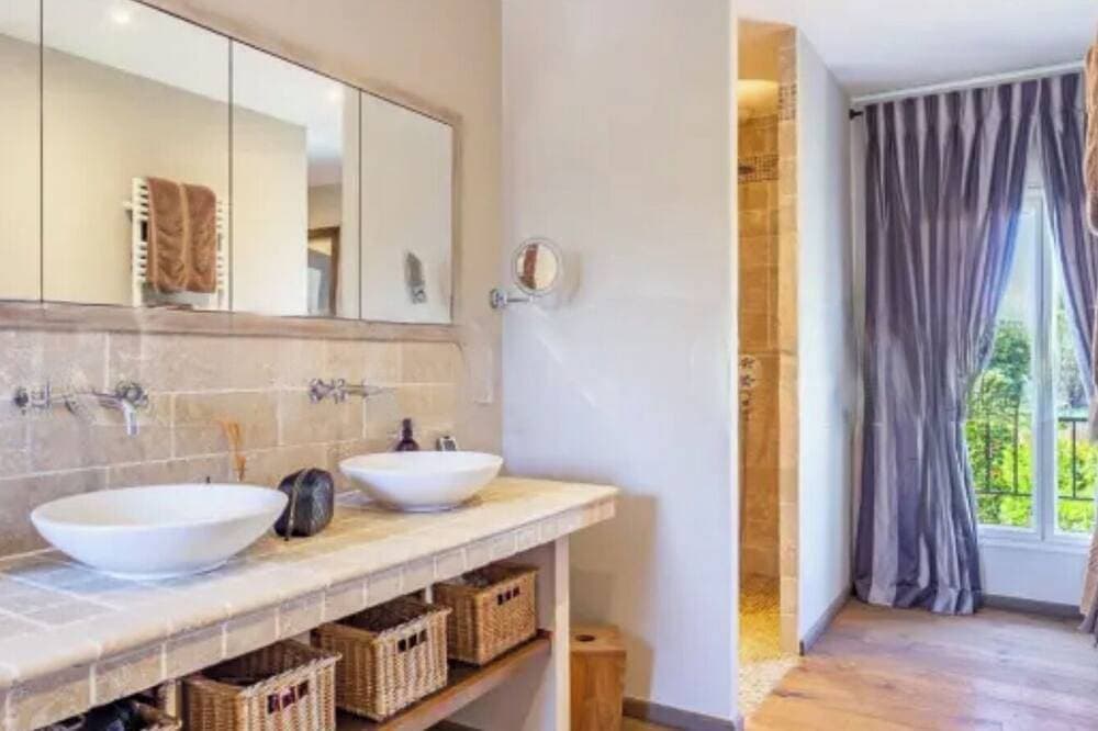 Foto 11 von 30: Spacieuse et luxueuse villa avec piscine
