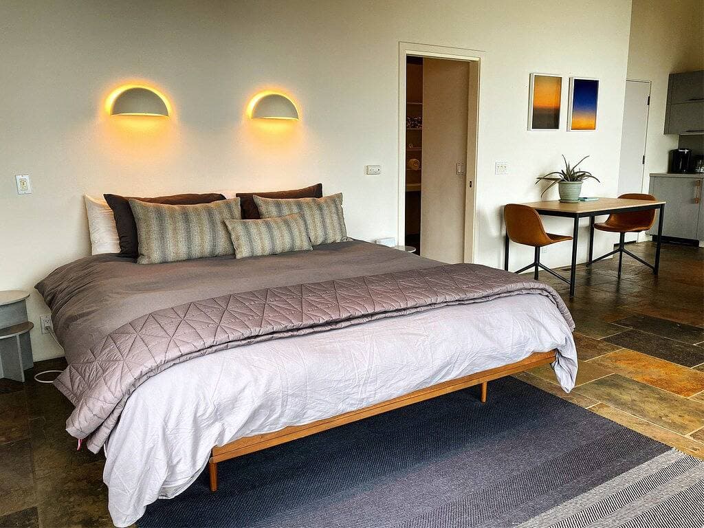 Foto 3 von 29: Unglaublich schönes, privates, einzigartiges Zuhause am Bluff am Meeresrand!