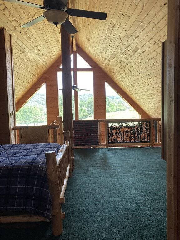 Foto 7 von 36: Gemütliches, ruhiges kleines Stadthaus aus Holz. Mit wunderschönem Bergblick.