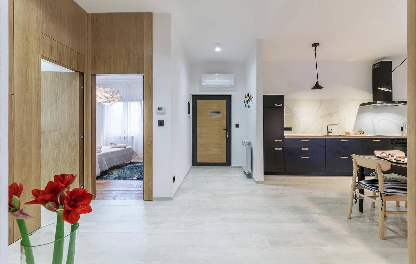 Foto 7 von 36: Gemütliche 2-Zimmer-Wohnung mit Terrasse, WLAN und Parkplatz in Küstennähe