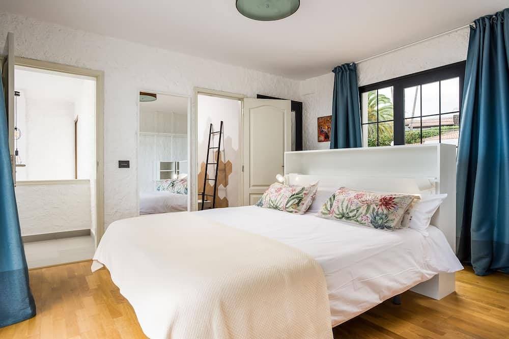 Foto 5 von 30: Sehr Küste \"Villa Romántica\"-Privater Pool, 4 Schlafzimmer, Grill, Meer View