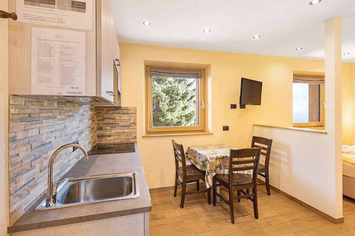 Foto 4 von 21: Haustierfreundliche Ferienwohnung Angelina Casa Claudia mit Bergblick und WLAN