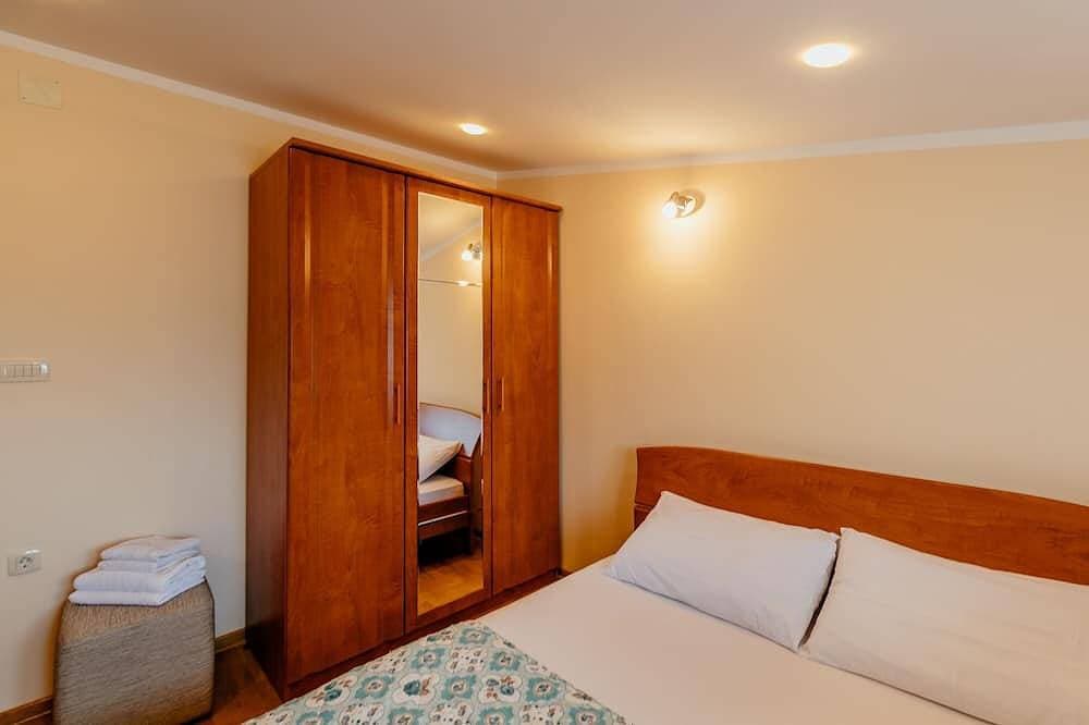 Foto 3 von 30: Beautiful big appartnent for 4 persons in a green environment, bathed in the sun