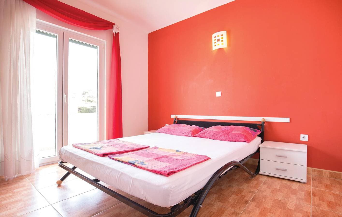 Foto 7 von 22: Urlaub am Meer: Modernes Apartment mit Terrasse, Parkplatz und WLAN in Makarska