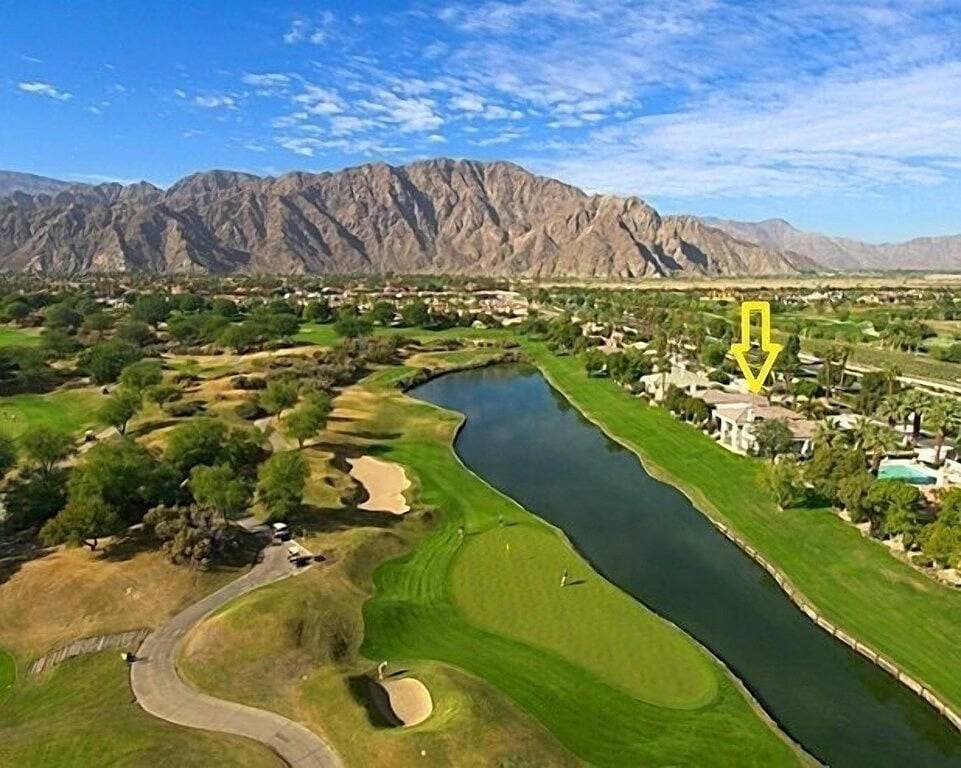 Foto 6 von 49: Luxus am See Pga West Townhome mit unglaublichem Blick / Private Courtyard Spa