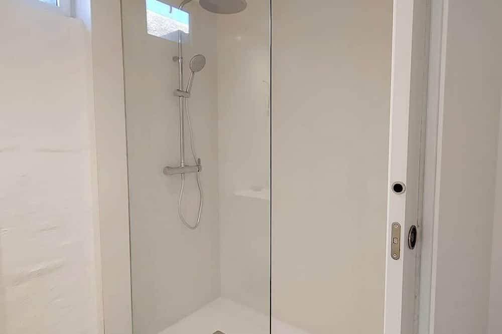 Foto 7 von 17: Jacuzzi Refurbished Loft / Beachfront Retreat