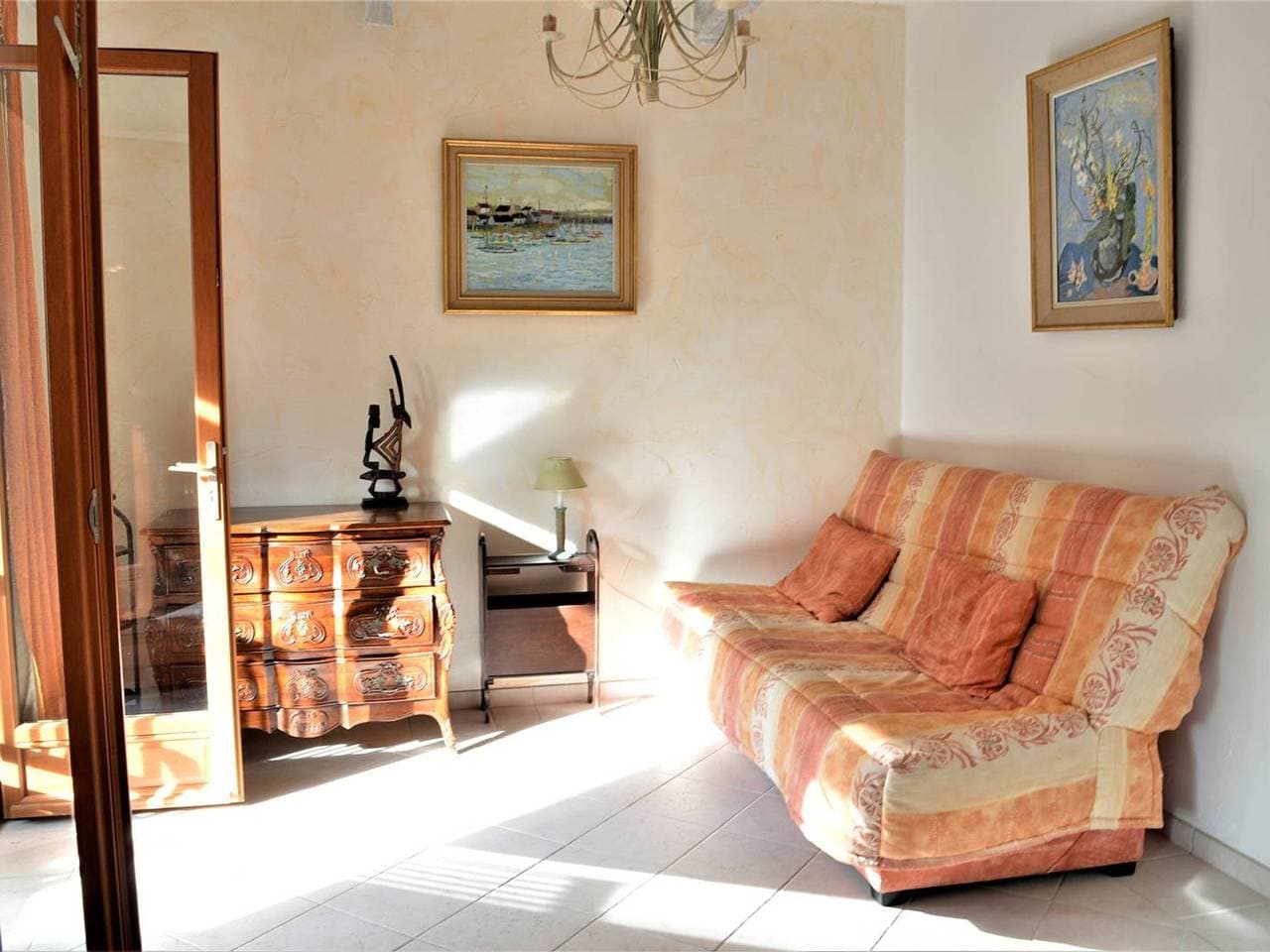 Foto 6 von 12: Appartement Komfortabel in Strandnähe für 6 Personen, La Croix-Valmer, Parkplatz & Balkon