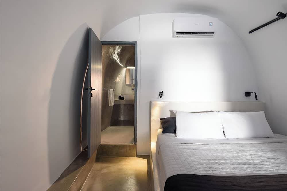Standard Room with Non-View Side 1