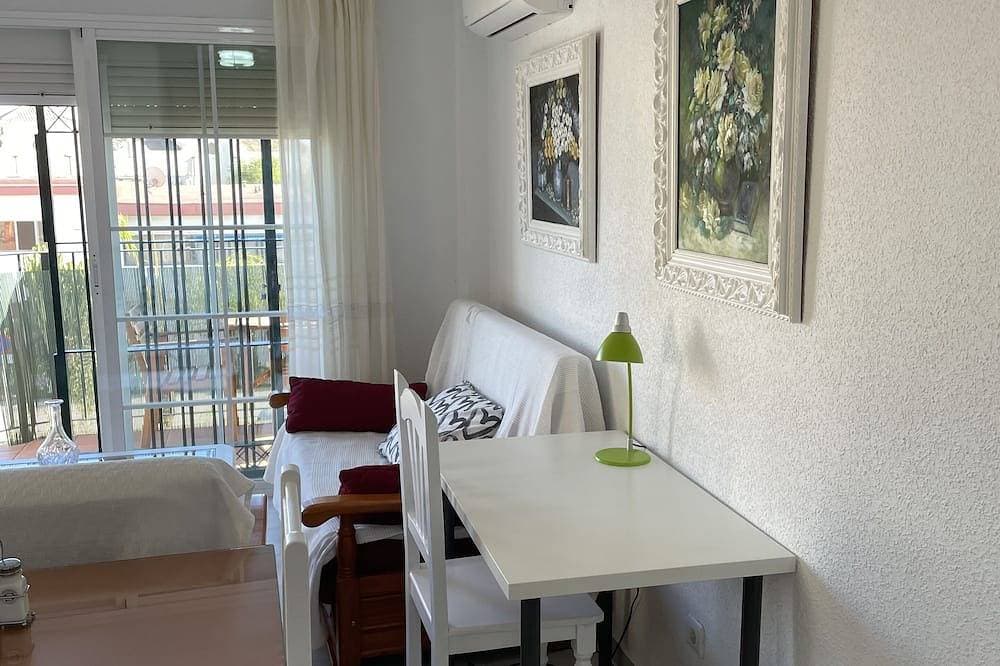 Foto 6 von 30: Sunny Torremolinos apartment, two bedrooms, 300 m from La Carihuela beach