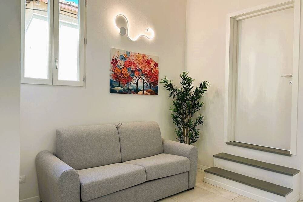 White Iris Apartment 1