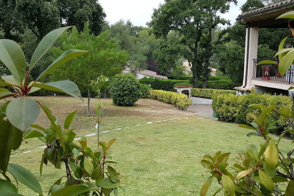 Foto 9 von 30: A Villa With Air Conditioning And A Private Pool In A Quiet Setting