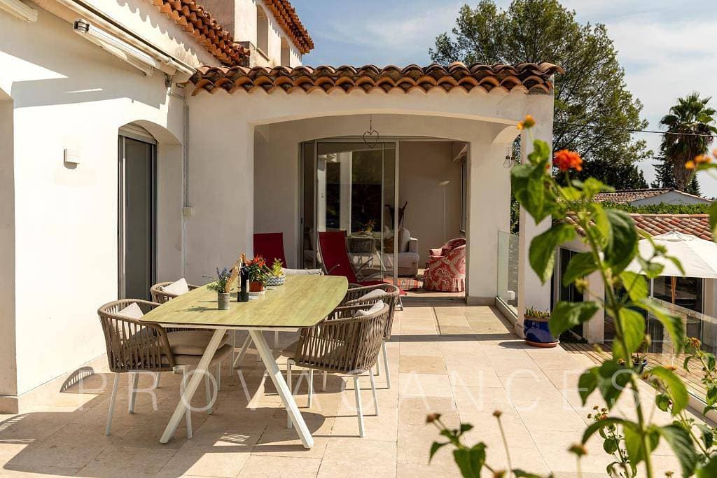 Foto 2 von 41: Ferienhaus mit Pool wenige Minuten zu Fuß von La Colle-sur-Loup