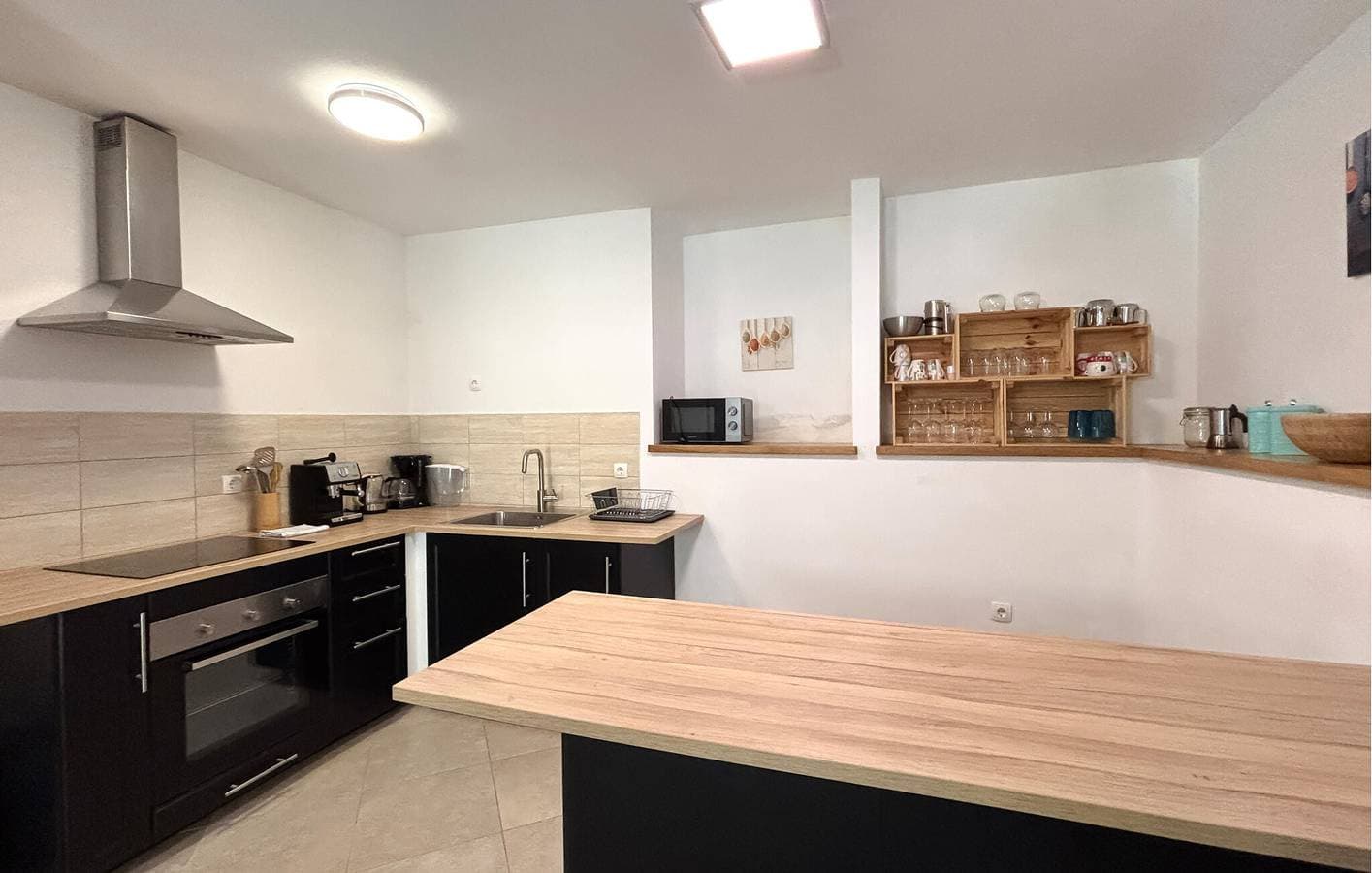 Modernes Apartment mit 2 Schlafzimmern, WLAN und Klimaanlage, 800 m vom Stadtzentrum entfernt 1