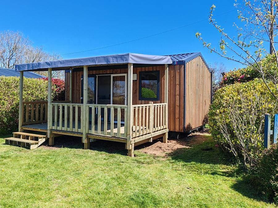 Foto 11 von 60: Camping Les Peupliers - Mobilheim 2 personen - Studio 20m² - 1 Zimmer 1 Doppelbett