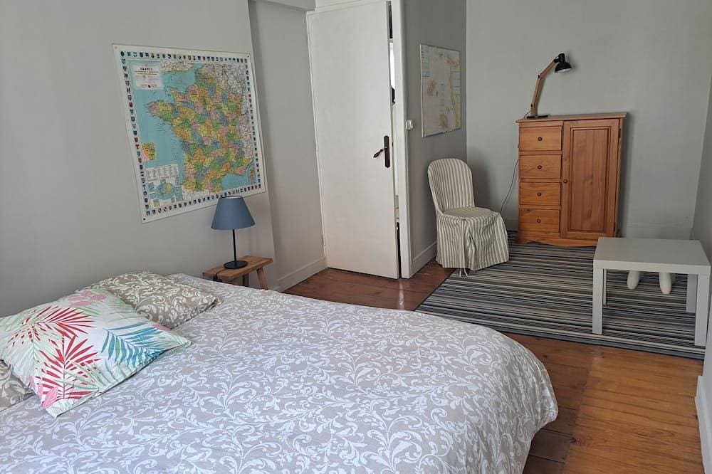 Foto 5 von 24: Le clos Saint Vaast near the beach and harbour in the town center