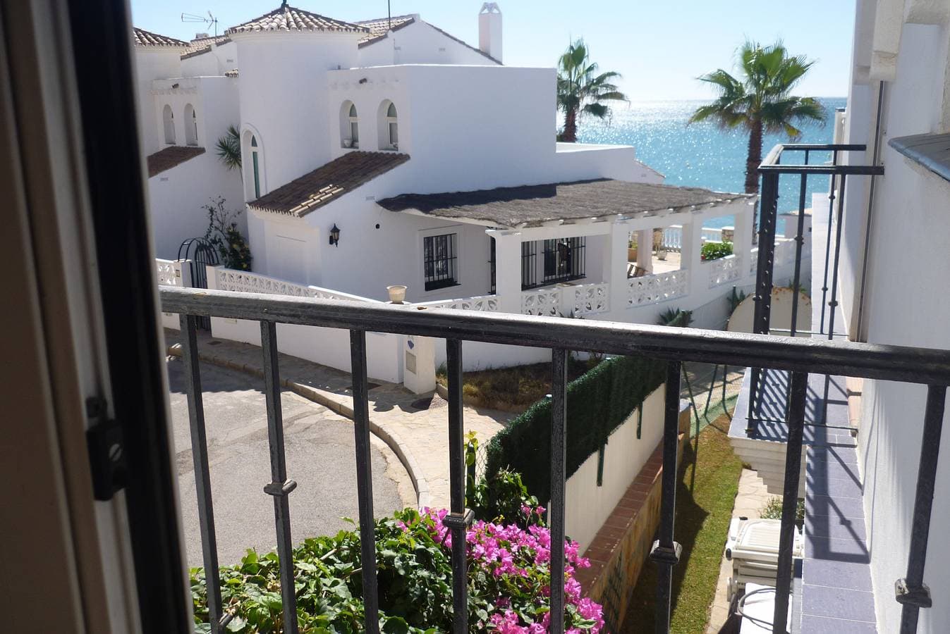 Foto 10 von 18: Fantastic Beachfront Apt El Faro - Arkadia Beach 8
