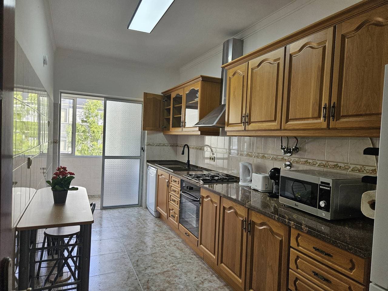 Foto 13 von 26: Light Spacious Almada Apartment