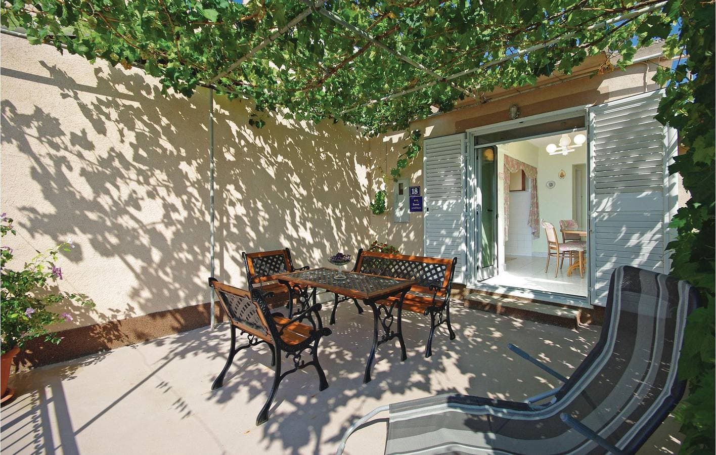 Foto 5 von 31: Gemütliche Ferienwohnung mit Terrasse, WLAN und Parkplatz in der Nähe der Küste von Sucuraj