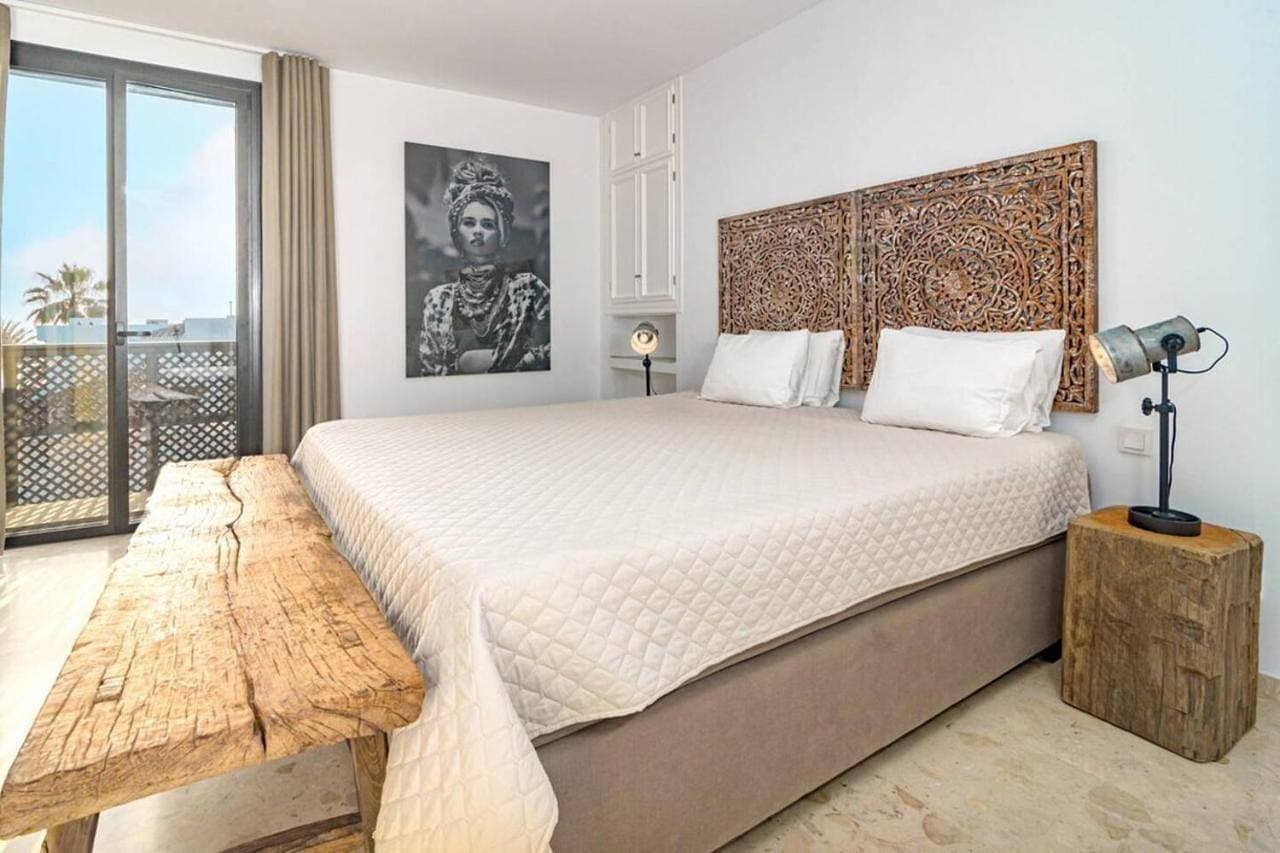 Foto 4 von 65: Three-Bedroom Apartment with Balcony