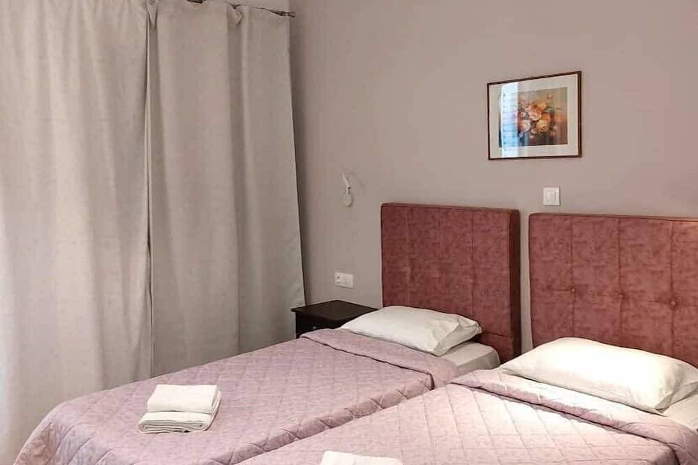 Foto 2 von 18: Room with amazing sea view 20 meters from the beach
