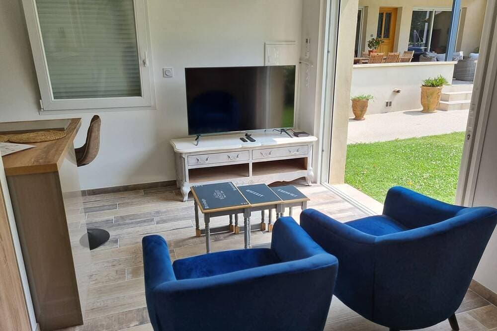 Foto 11 von 11: Charmant Studio de 22 m² Avec Terrasse de 13 m² et spa Spacieux Sous Pergola