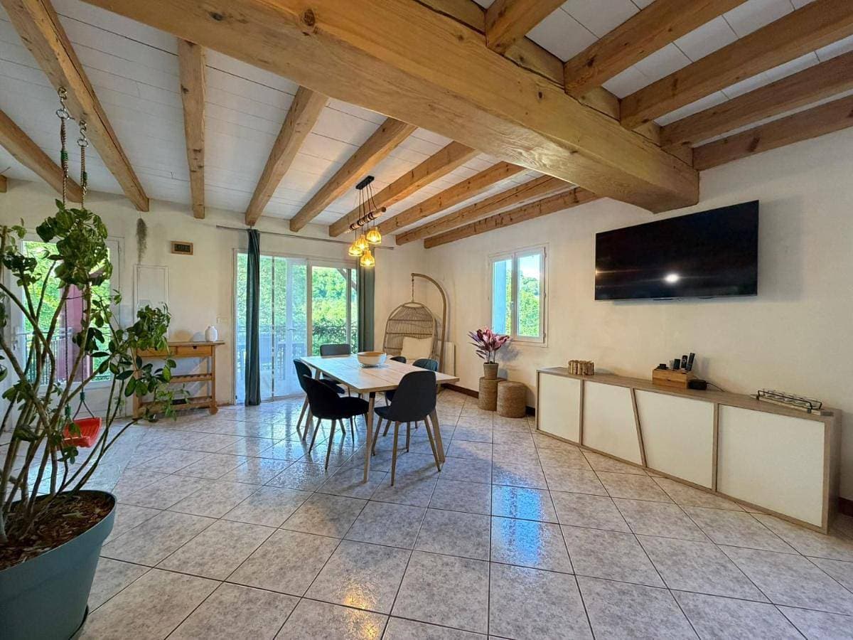 Foto 4 von 30: Three-Bedroom House