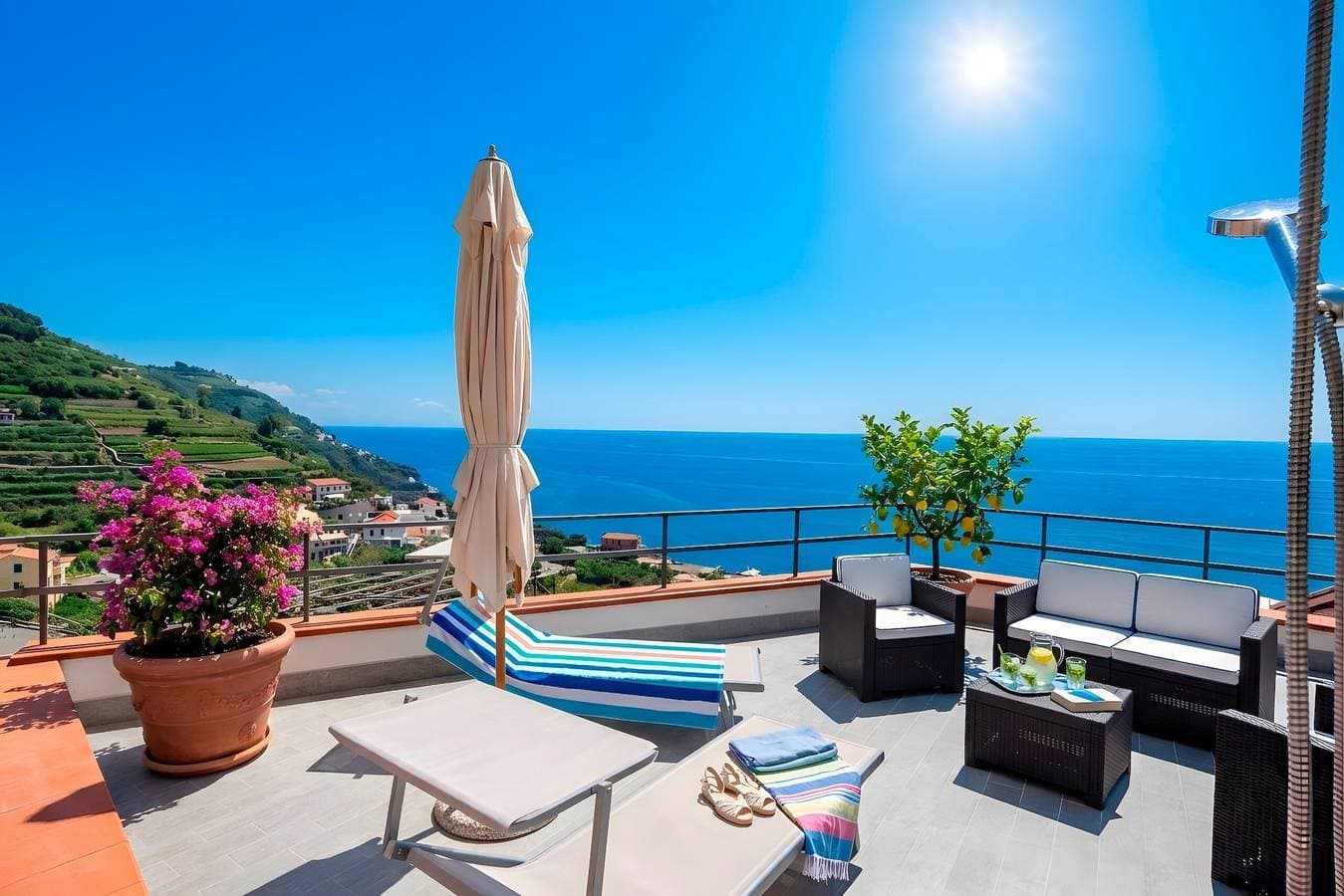 Foto 3 von 25: Ferienhaus 'La Volta Amalfi Coast' mit Meerblick, WLAN und Klimaanlage