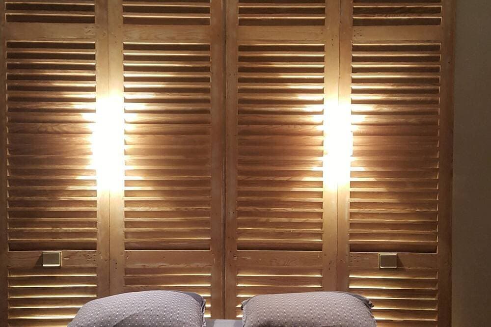 Foto 2 von 30: A Villa With Air Conditioning And A Private Pool In A Quiet Setting