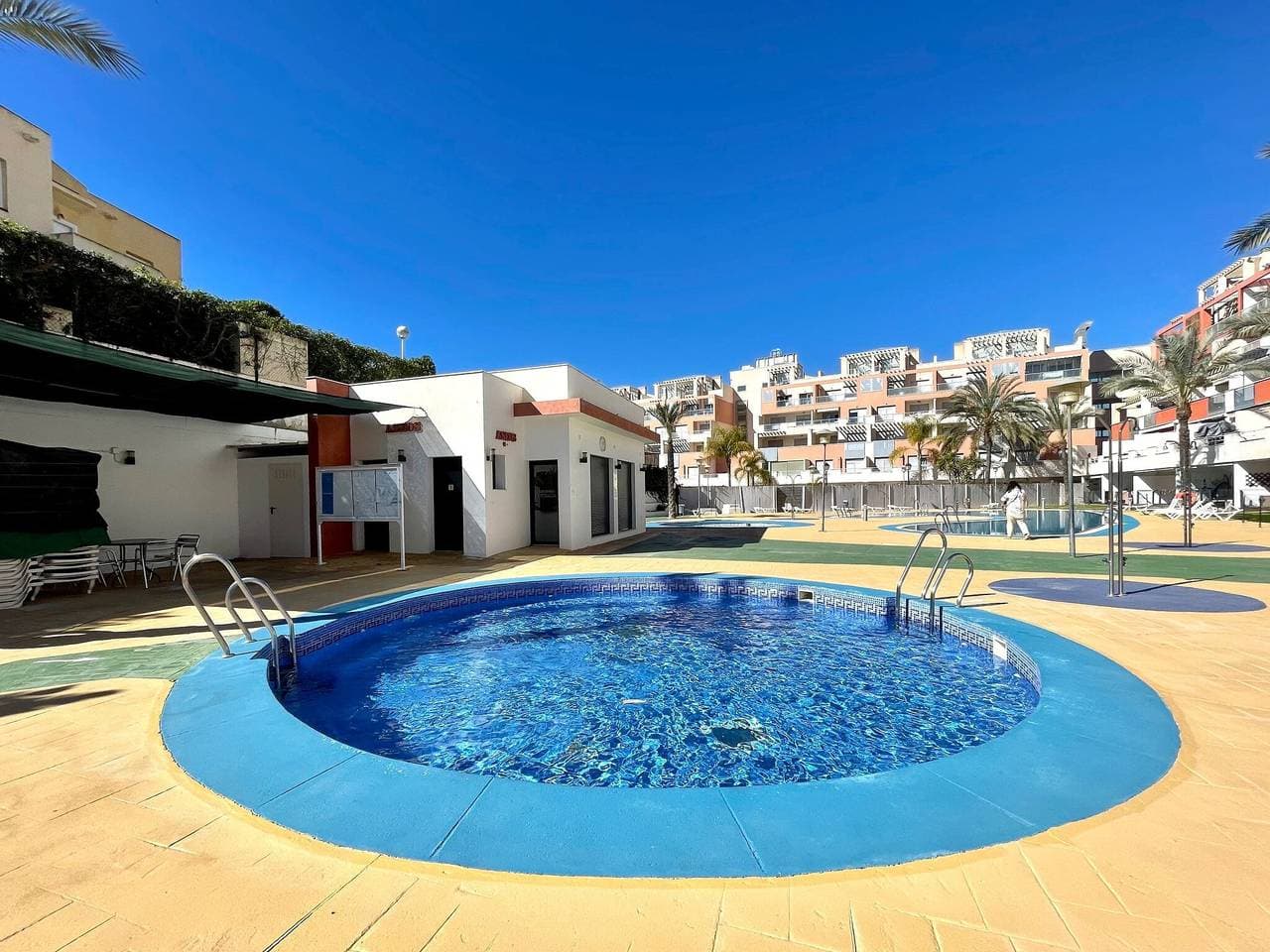 Foto 7 von 41: Wohnung nahe Strand mit Pools und Whirlpool
