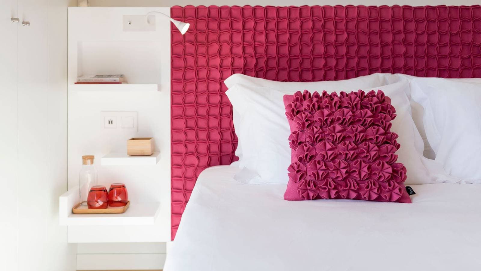 Foto 13 von 30: Heart of D. Pedro: Pink - by LovelyStay