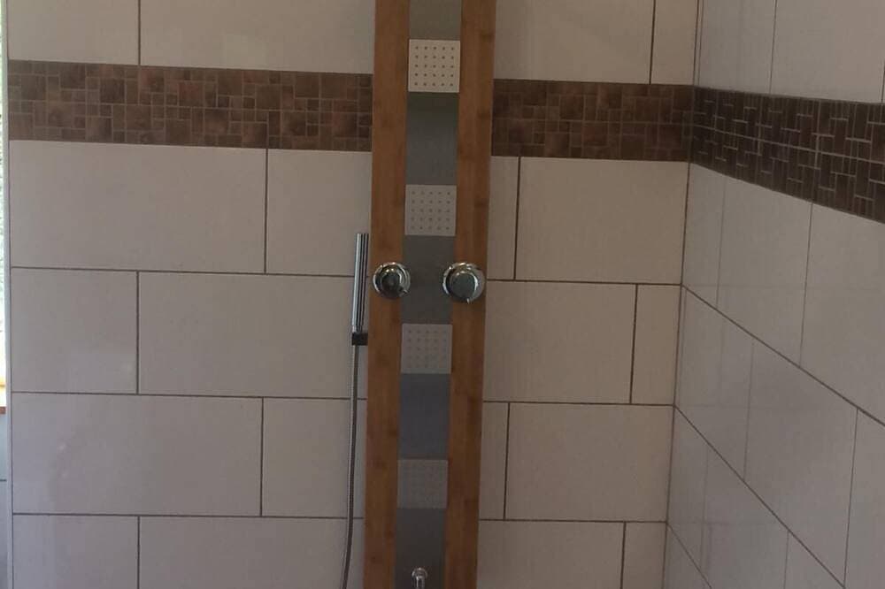 Foto 13 von 30: Studio-Übergroß-Ensuite mit Whirlpool-Wanne-Bergblick-Kig size