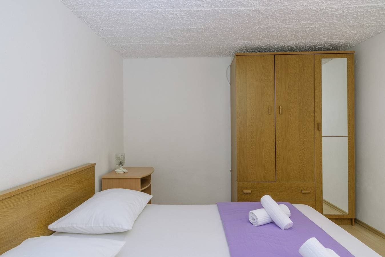 Foto 7 von 17: Ferienwohnungen Meri / Ein Schlafzimmer A1 - Okrug Gornji