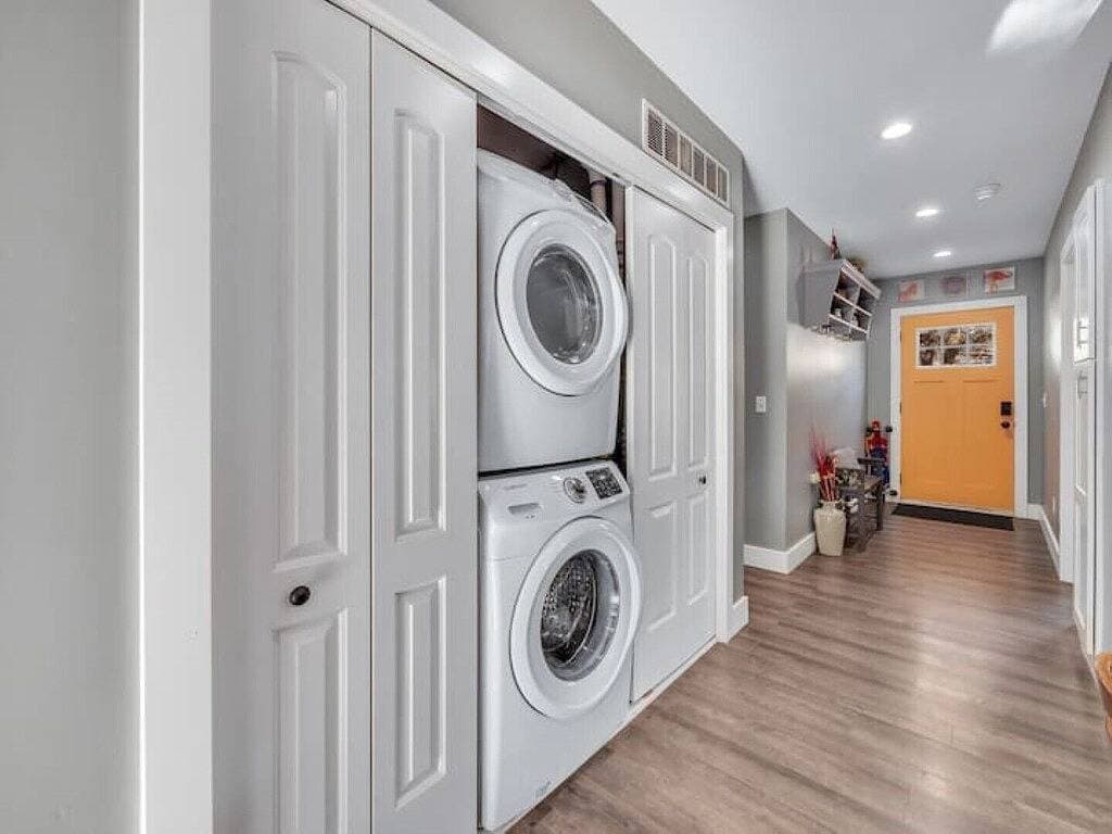 Foto 9 von 23: The Little Hamster - by Ferndale & Royal Oak w/ 2TVs - Open Concept - Modern