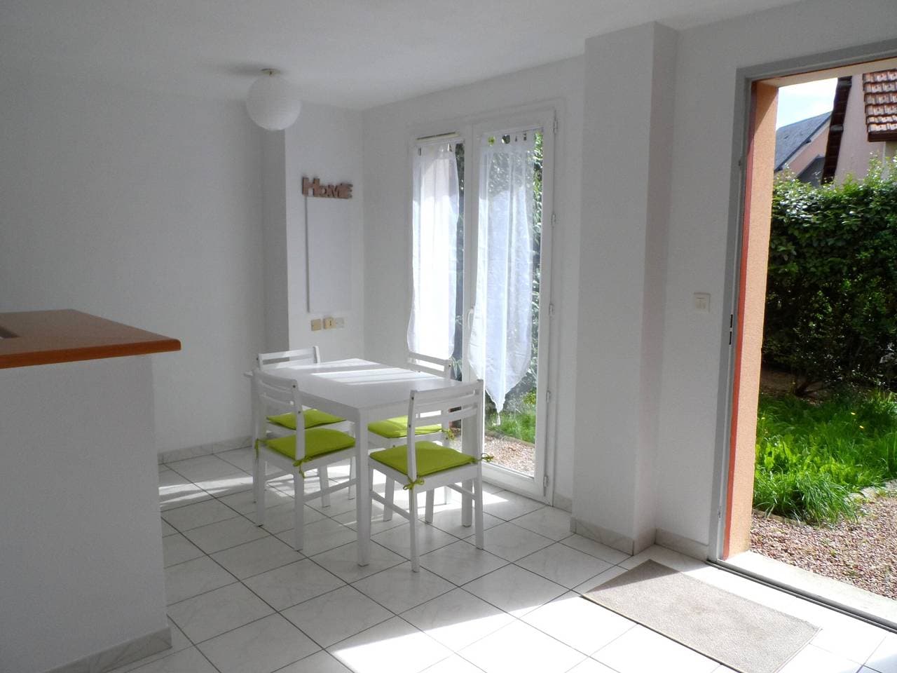 Foto 3 von 17: Gemütlich Ferienhaus in Hafennähe, Garten, Poolzugang, WLAN, Hunde willkommen, bis zu 6 Personen