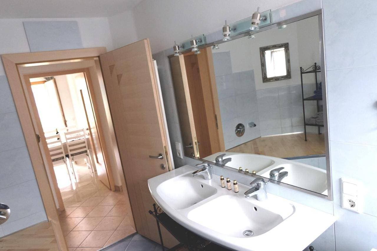 Foto 10 von 17: Two-Bedroom Apartment