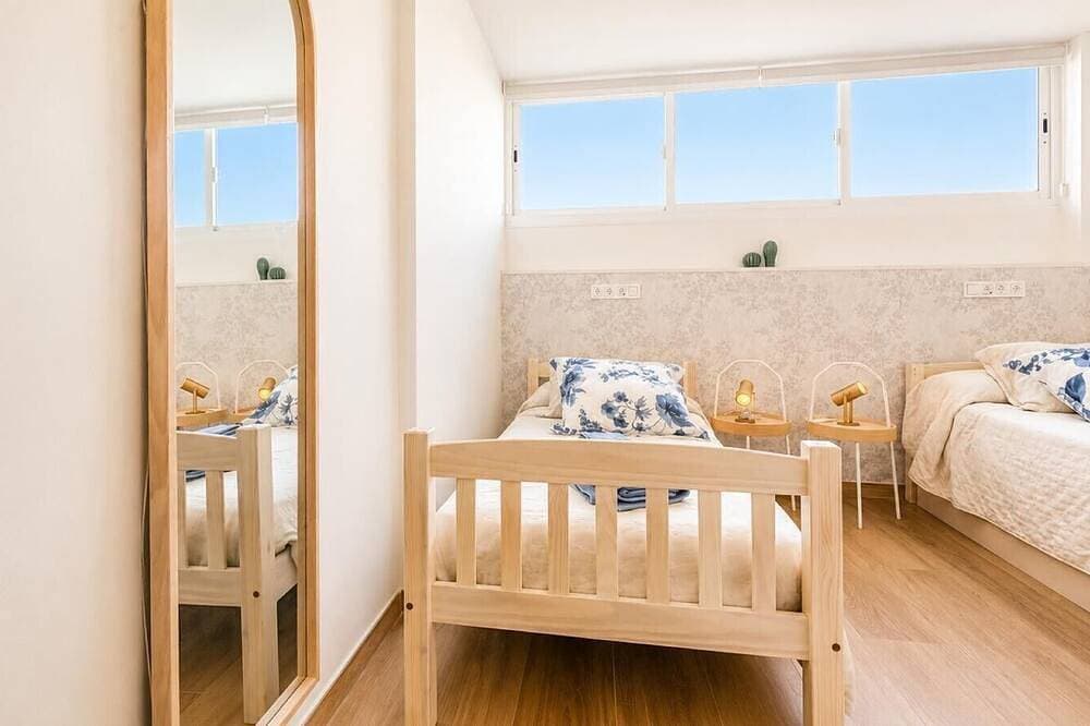 Foto 5 von 30: Casa Vega Vera Playa | Primera Línea de Playa | Beachtfront luxury Apartment with garden