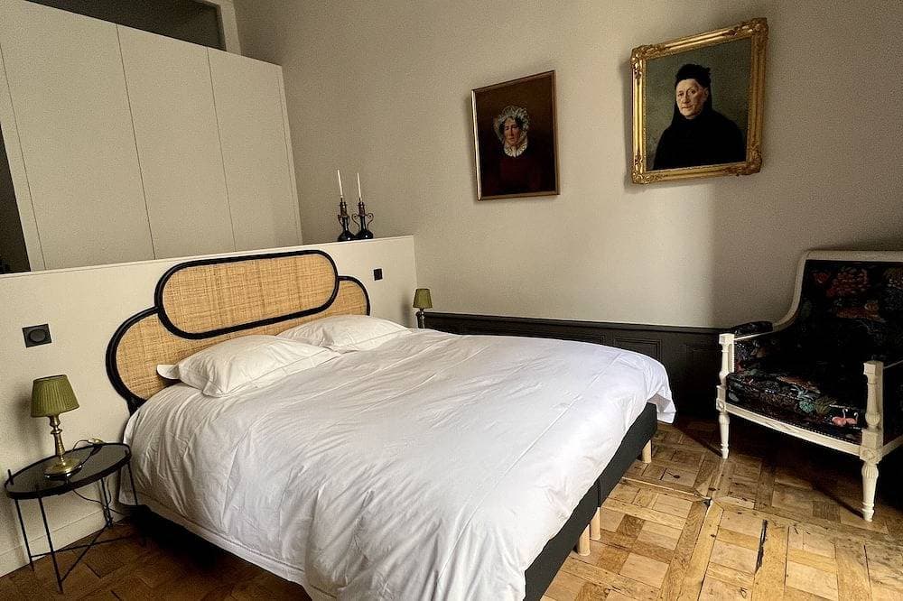 Foto 4 von 23: Splendid 2-room apartment 65 m2 17th century town house